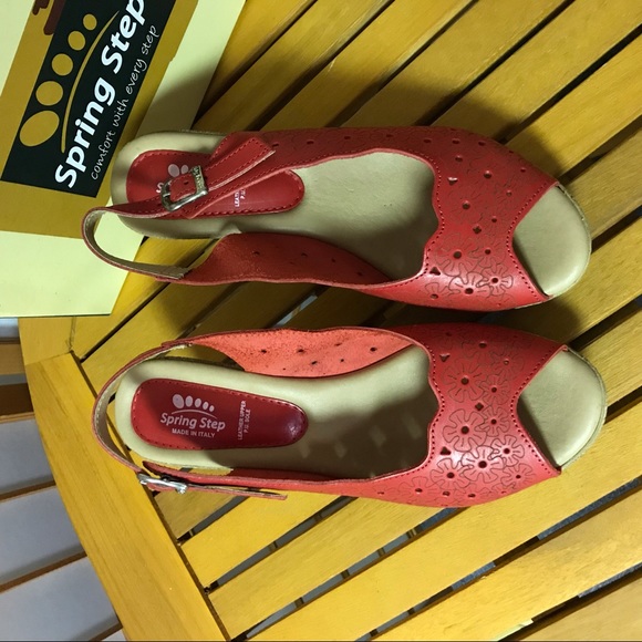 Spring Step Trixiebelle Red 40 (9) - Picture 3 of 6